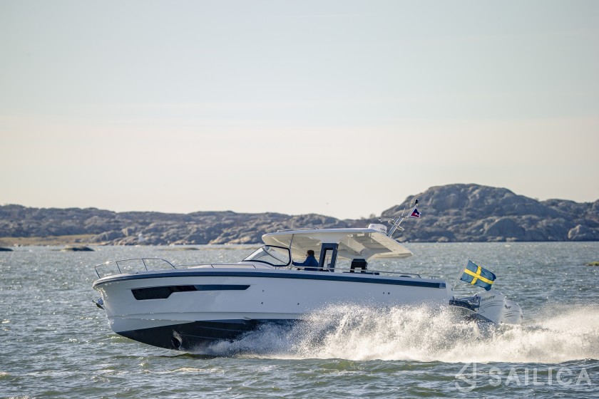 Nimbus Tender T11 - Yacht Charter Sailica