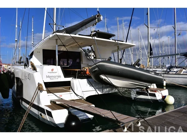 Isla 40 - Yacht Charter Sailica