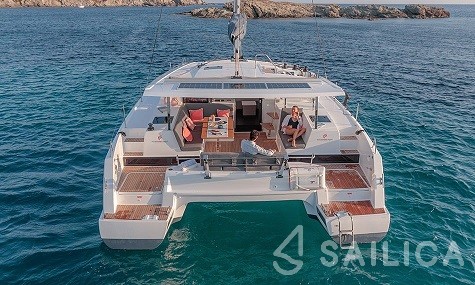 Isla 40 - Yacht Charter Sailica