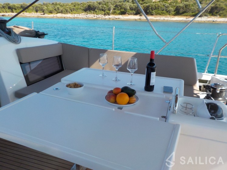 Sun Odyssey 490 - Yacht Charter Sailica