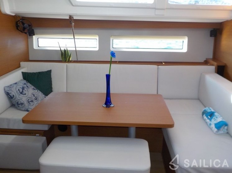 Sun Odyssey 490 - Yacht Charter Sailica