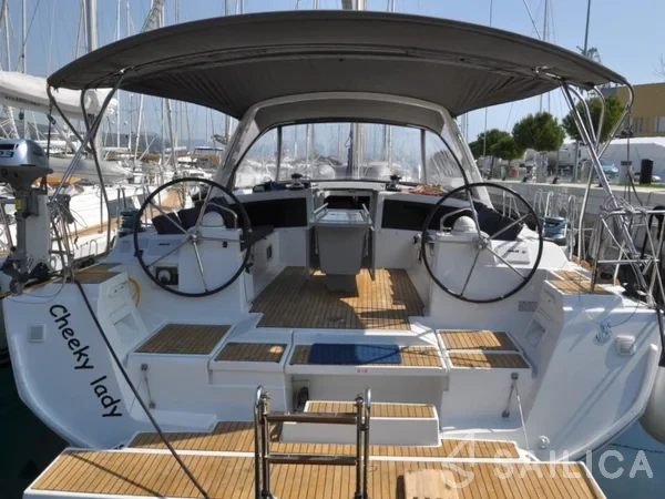 Oceanis 48 - Yacht Charter Sailica