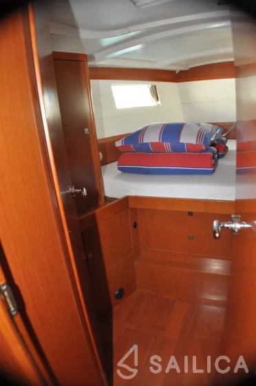 Oceanis 48 - Yacht Charter Sailica