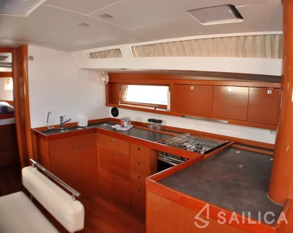 Oceanis 48 - Yacht Charter Sailica