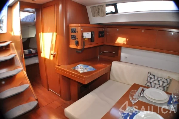 Oceanis 48 - Yacht Charter Sailica