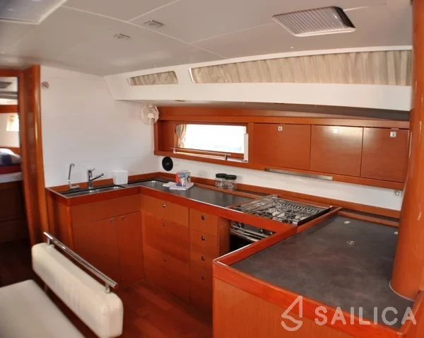 Oceanis 48 - Yacht Charter Sailica