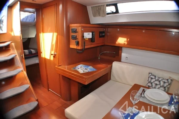 Oceanis 48 - Yacht Charter Sailica