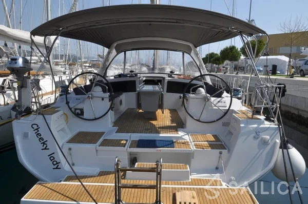 Oceanis 48 - Yacht Charter Sailica