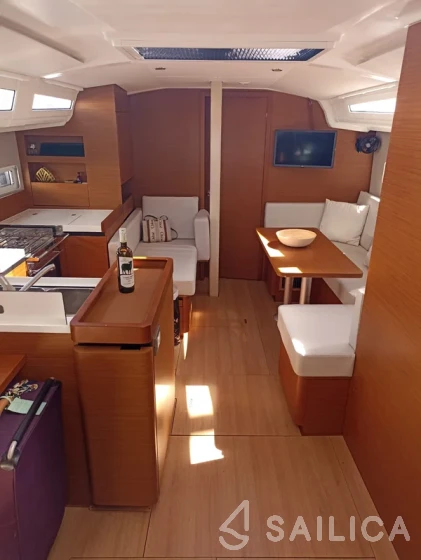 Sun Odyssey 410 - Yacht Charter Sailica