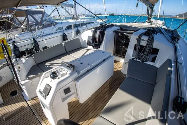 Sun Odyssey 410 - Yacht Charter Sailica