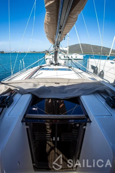Sun Odyssey 410 - Yacht Charter Sailica