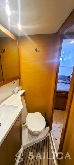 Lagoon 450  Flybridge - Yacht Charter Sailica