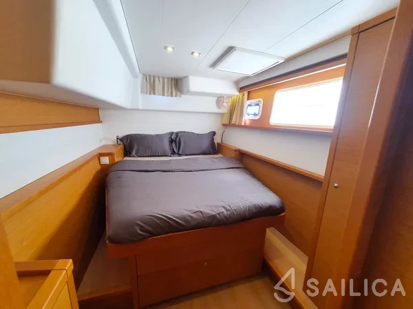 Lagoon 450  Flybridge - Yacht Charter Sailica