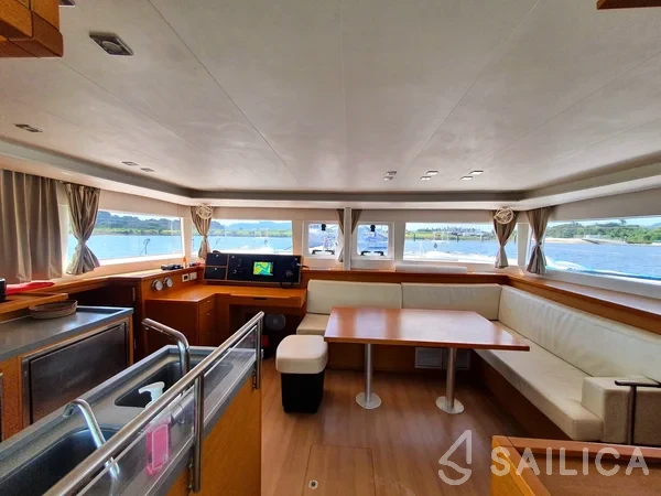 Lagoon 450  Flybridge - Yacht Charter Sailica