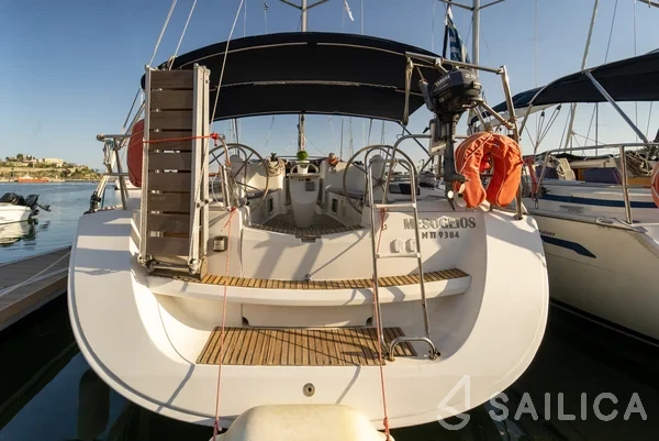 Sun Odyssey 42i - Yacht Charter Sailica