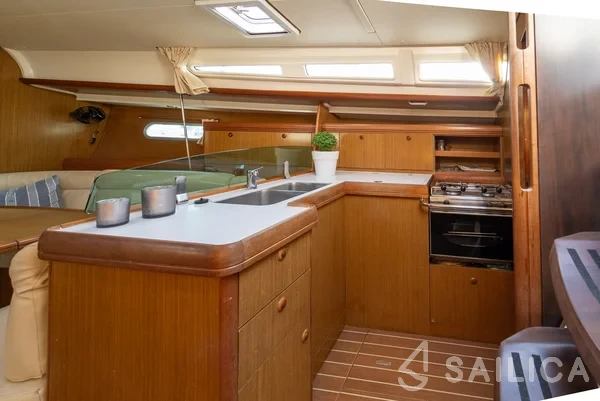 Sun Odyssey 42i - Yacht Charter Sailica