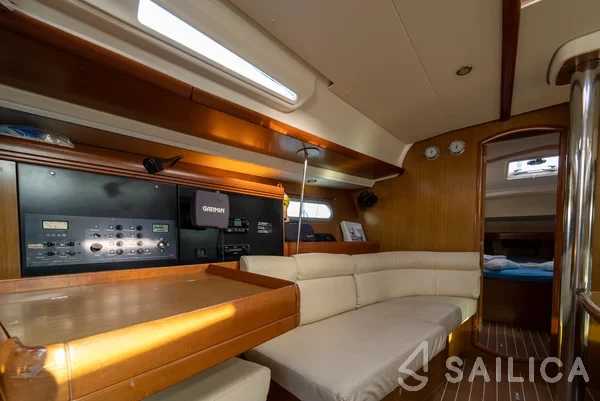 Sun Odyssey 42i - Yacht Charter Sailica