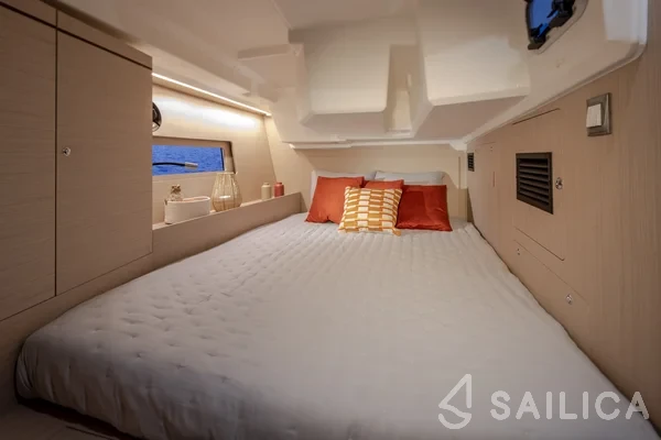 Oceanis 46 - Yacht Charter Sailica