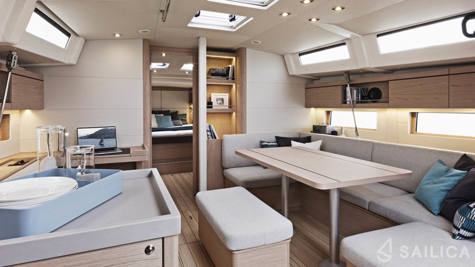 Oceanis 46 - Yacht Charter Sailica