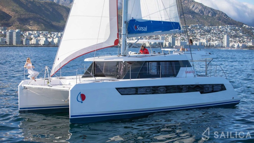 Sunsail 424 - Yacht Charter Sailica