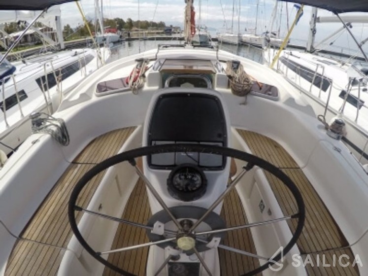 Bavaria 37 Cruiser - Yacht Charter Sailica