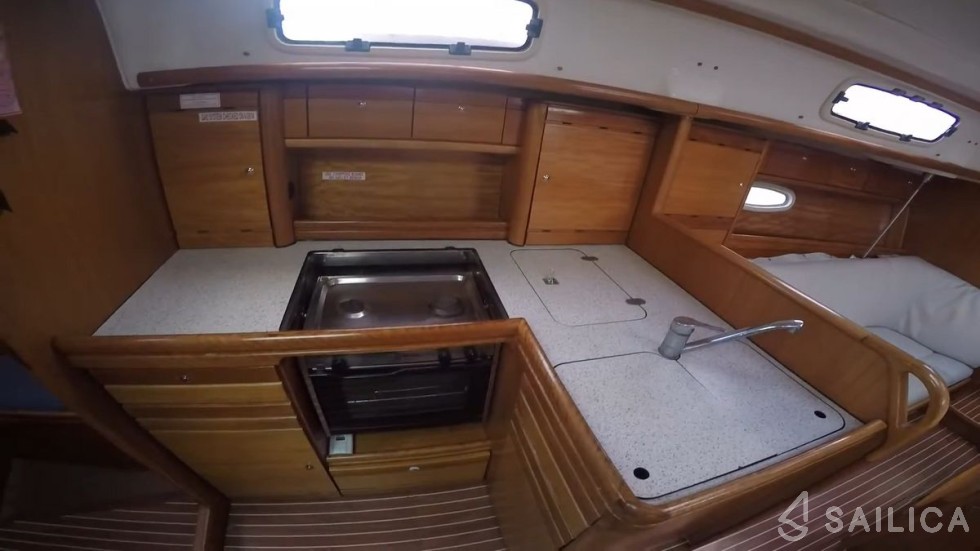 Bavaria 37 Cruiser - Yacht Charter Sailica