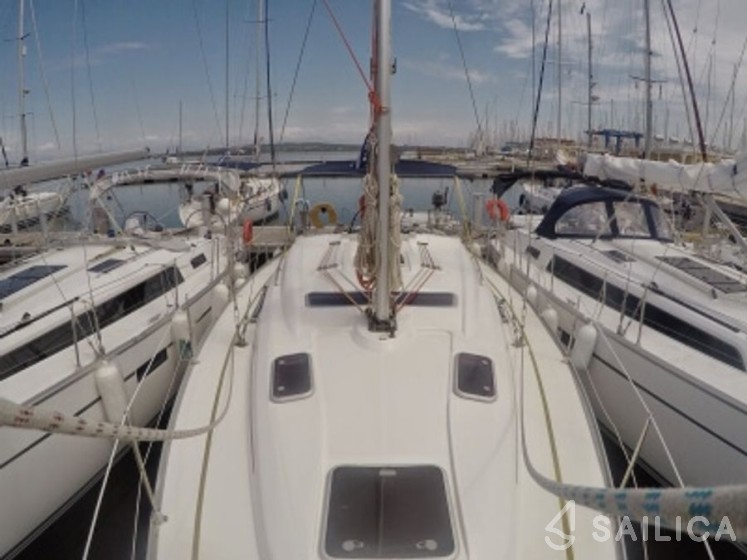 Bavaria 37 Cruiser - Yacht Charter Sailica