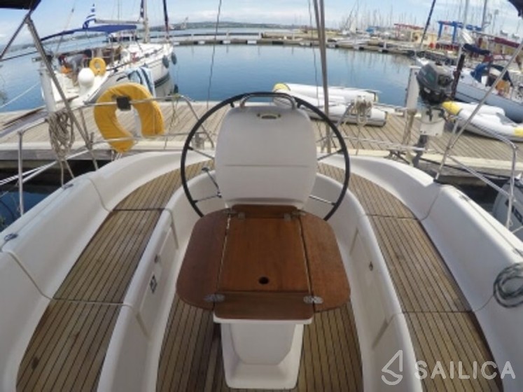 Bavaria 37 Cruiser - Yacht Charter Sailica