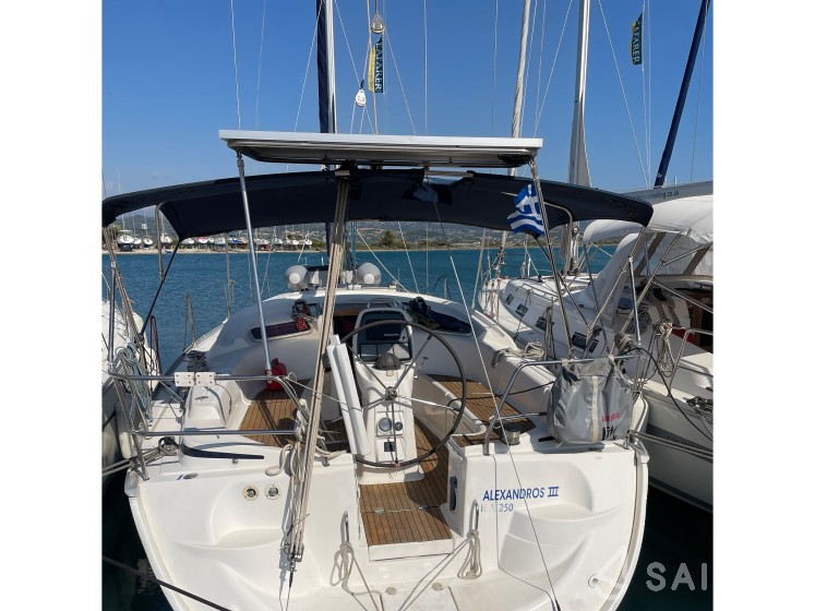 Bavaria 37 Cruiser - Yacht Charter Sailica