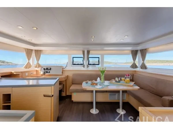 Lagoon 450  Flybridge - Yacht Charter Sailica