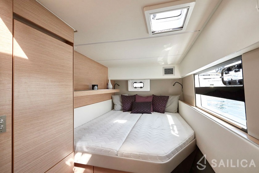 Nautitech 40 - Yacht Charter Sailica