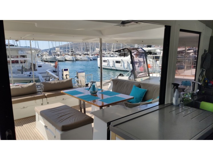 Saona 47 - Yacht Charter Sailica