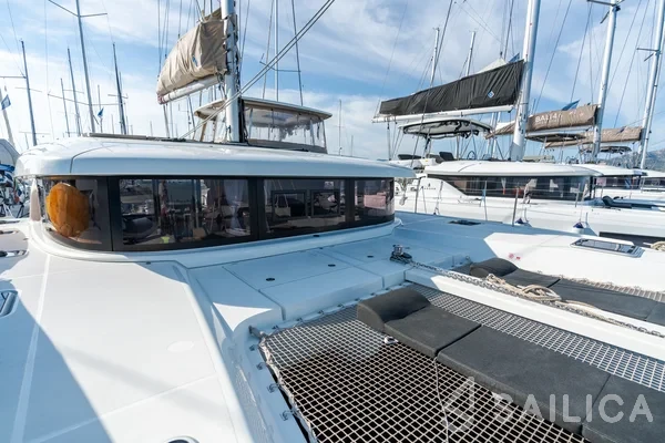 Lagoon 42 - Yacht Charter Sailica
