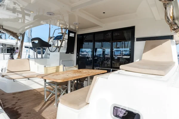 Lagoon 42 - Yacht Charter Sailica