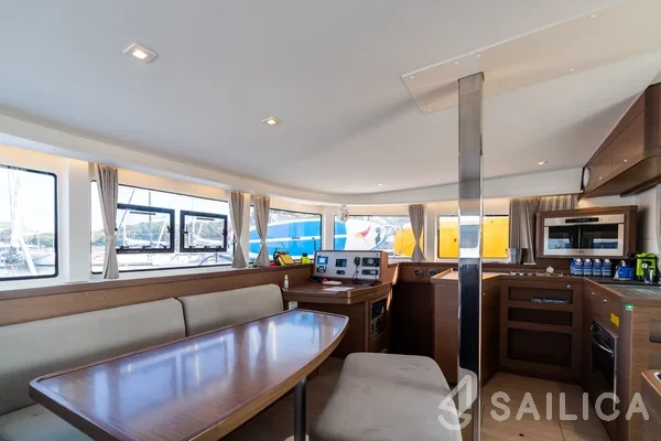 Lagoon 42 - Yacht Charter Sailica