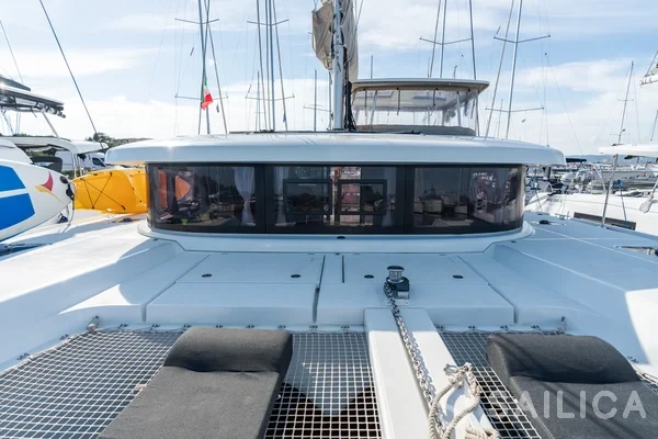 Lagoon 42 - Yacht Charter Sailica