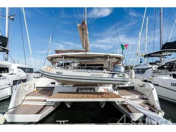 Lagoon 42 - Yacht Charter Sailica