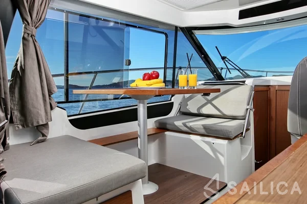 Merry Fisher 895 - Yacht Charter Sailica