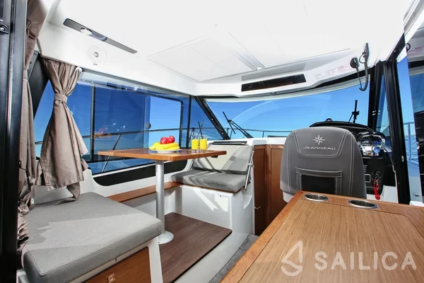 Merry Fisher 895 - Yacht Charter Sailica