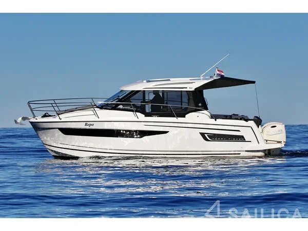 Merry Fisher 895 - Yacht Charter Sailica