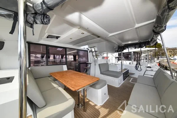 Astréa 42 - Yacht Charter Sailica