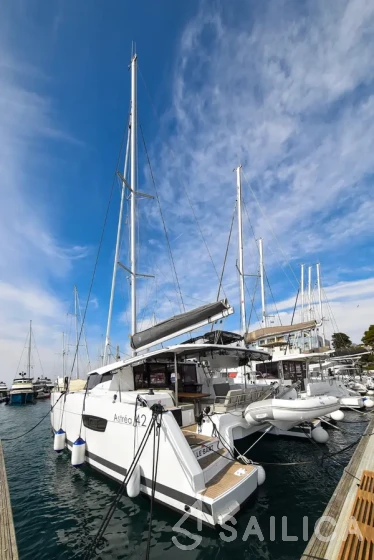 Astréa 42 - Yacht Charter Sailica