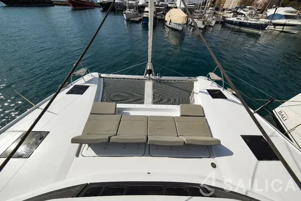 Astréa 42 - Yacht Charter Sailica