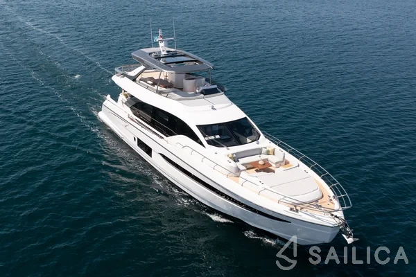 Azimut 78 - Yacht Charter Sailica