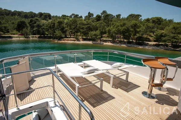 Azimut 78 - Yacht Charter Sailica