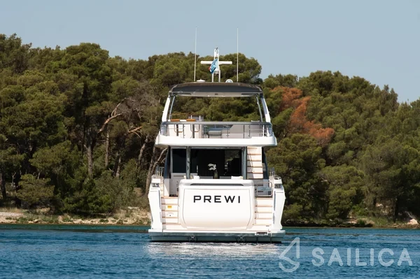 Azimut 78 - Yacht Charter Sailica