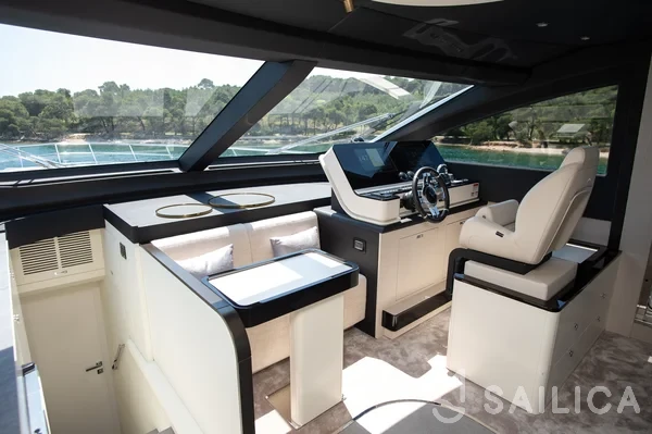 Azimut 78 - Yacht Charter Sailica