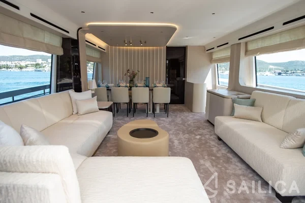 Azimut 78 - Yacht Charter Sailica