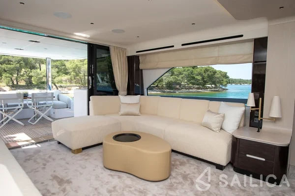 Azimut 78 - Yacht Charter Sailica