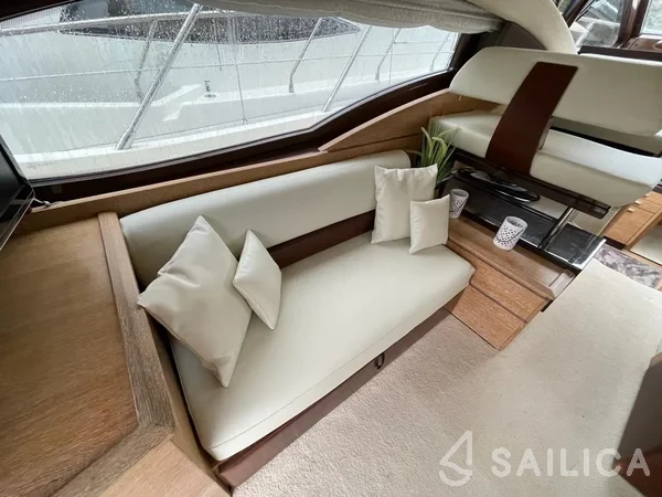 Azimut 47 - Yacht Charter Sailica